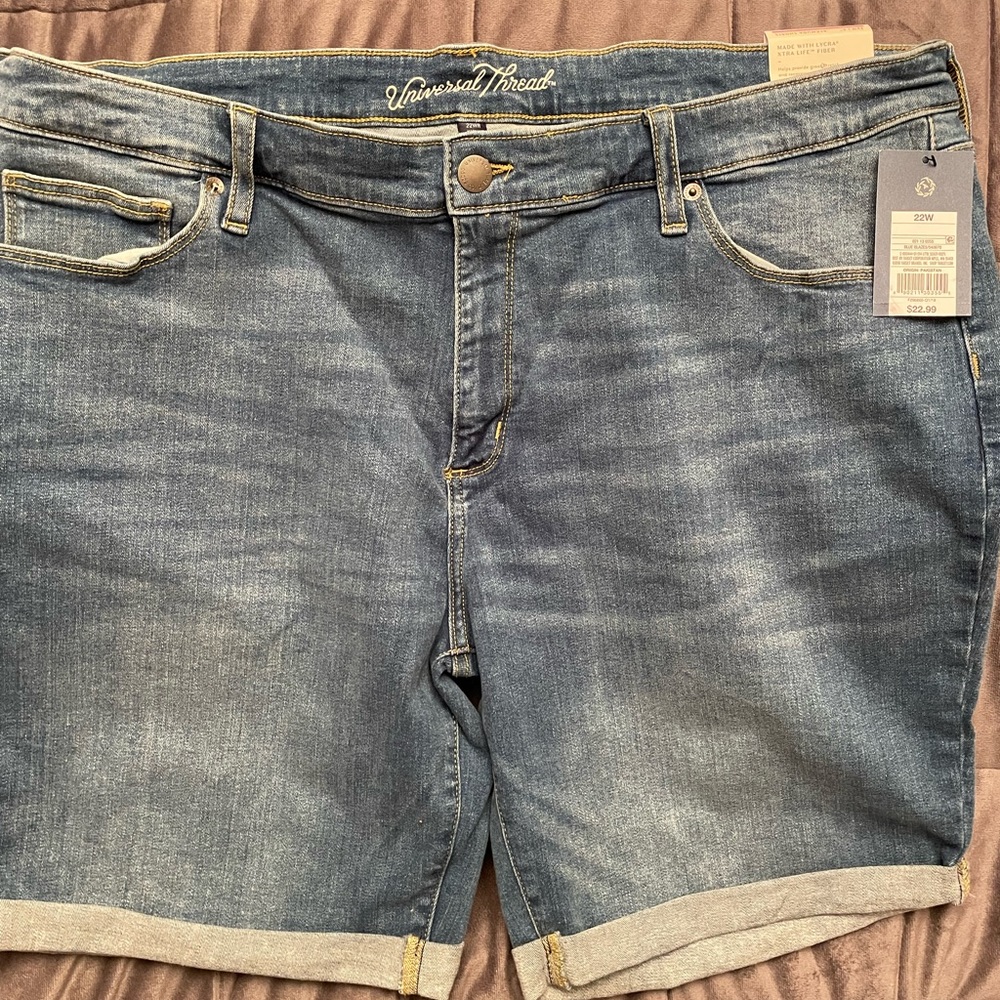 Women’s Bermuda shorts